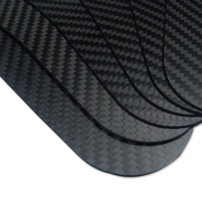 Individuell angefertigte Schuhe aus Kohlenstofffaserplatten