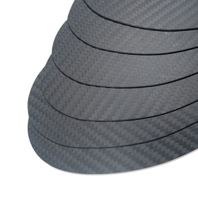 Individuell angefertigte Schuhe aus Kohlenstofffaserplatten