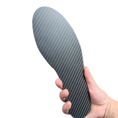 Individuell angefertigte Schuhe aus Kohlenstofffaserplatten