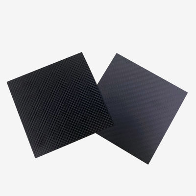 CNC-Bearbeitung von Karbonfasern mit 3K Twill Plain Design und Presstechnologie